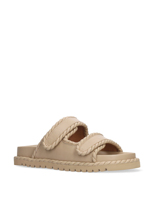 LAMA SANDALS