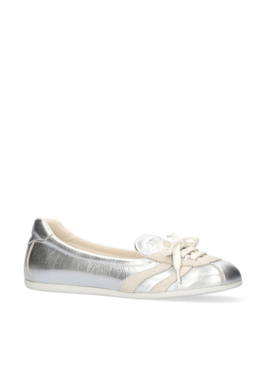 SALLY SNEAKER