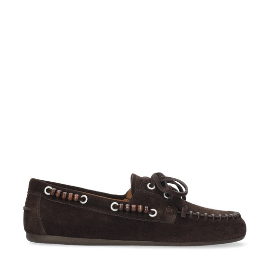 Vista lateral de los mocasines de serraje para mujer Violetta Loafer en color marrón de BIBI LOU.