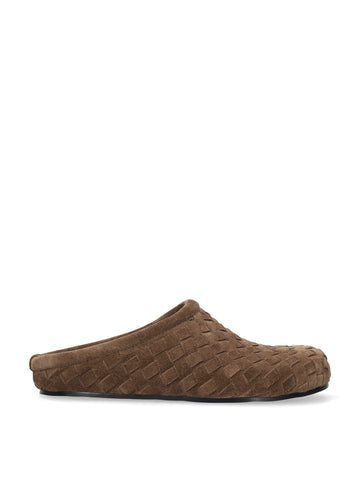 Vista lateral de los mules de serraje para mujer Auri Mules en color taupe de BIBI LOU.