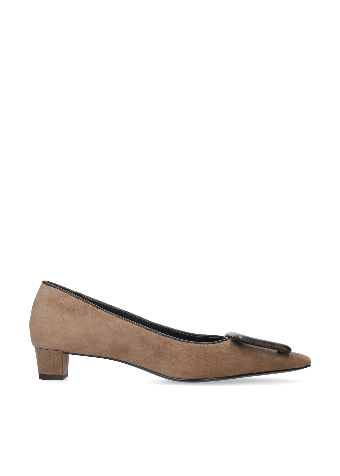 Vista lateral de los zapatos de salón de ante para mujer Bonnie Pumps 30 en color taupe con adorno forrado de BIBI LOU.