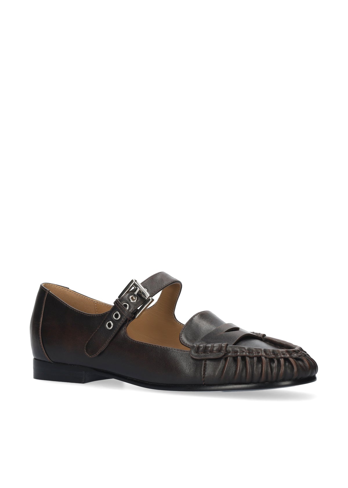 Vista lateral de los mocasines de piel para mujer Amaris Loafer en color marrón, con punta redonda y tacón plano de 1,5 cm de BIBI LOU.