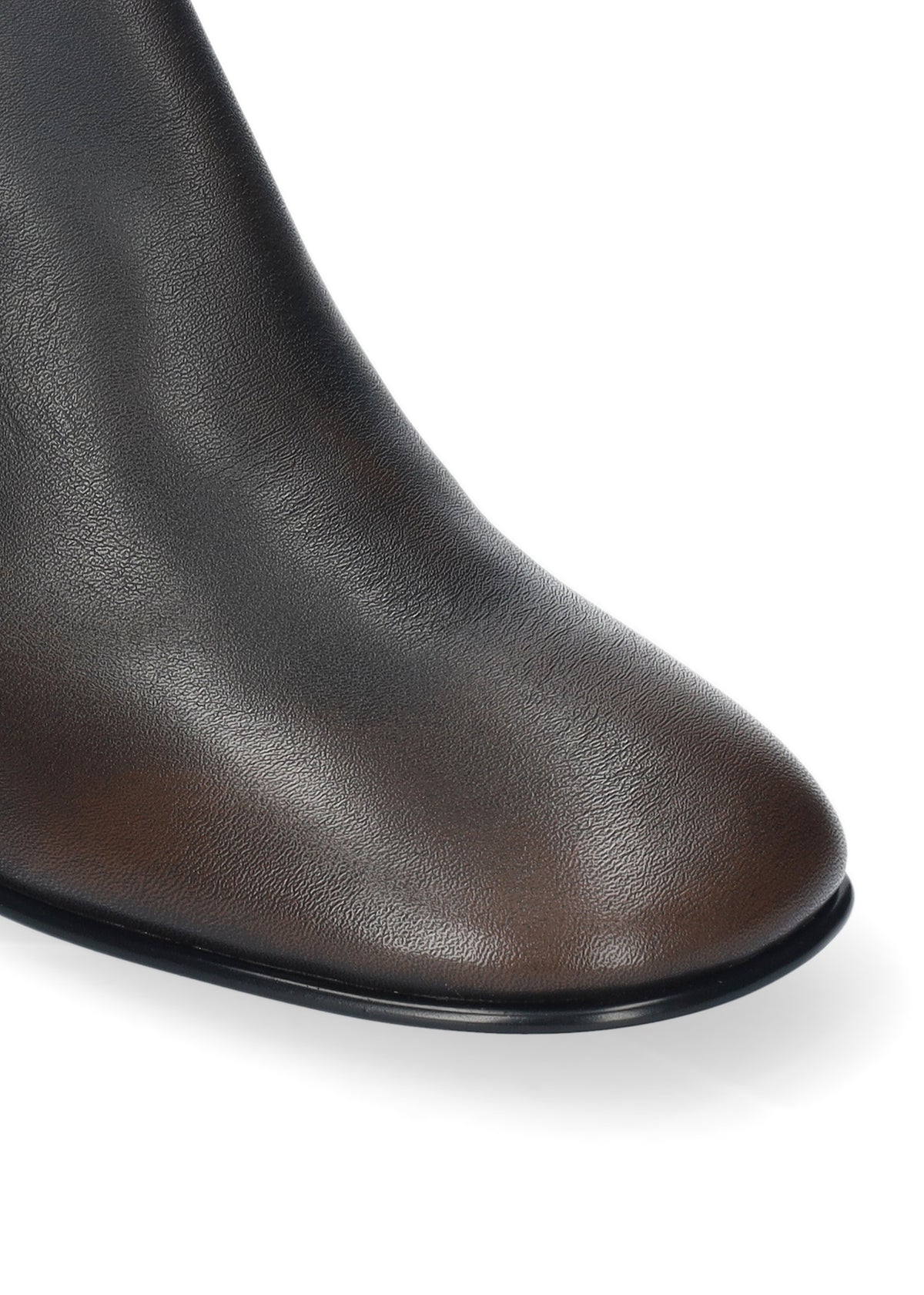 Vista lateral de los botines de piel cepillada para mujer Melina Booties 70 en color marrón, de caña baja, punta redonda, tacón stacked de bloque de 7 cm y cremallera interior de BIBI LOU.