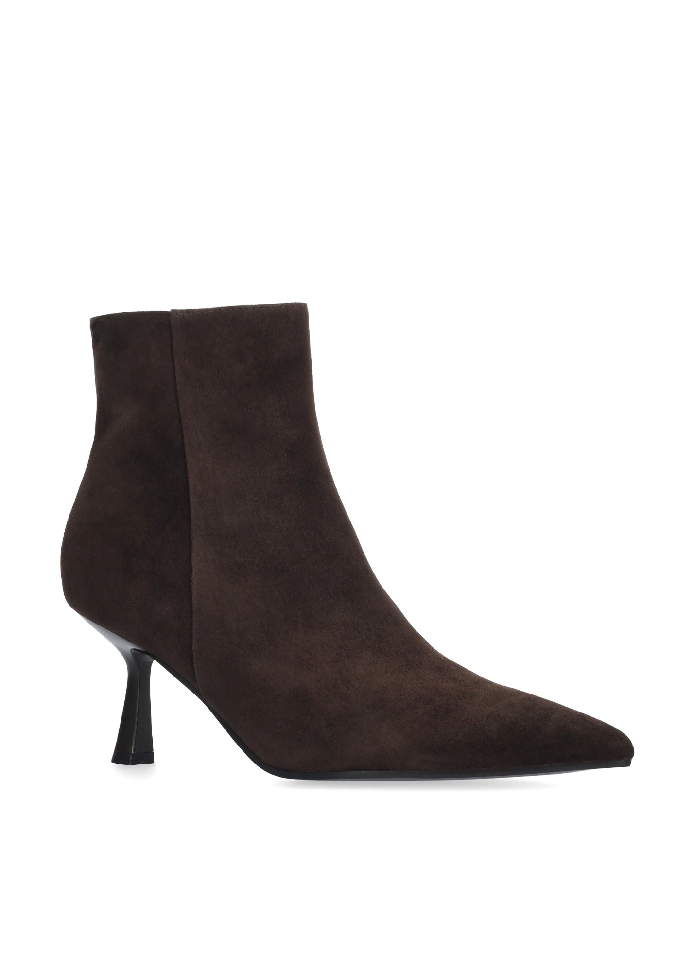 Vista lateral de los botines de ante para mujer Sakura Booties 70 en color marrón de BIBI LOU.