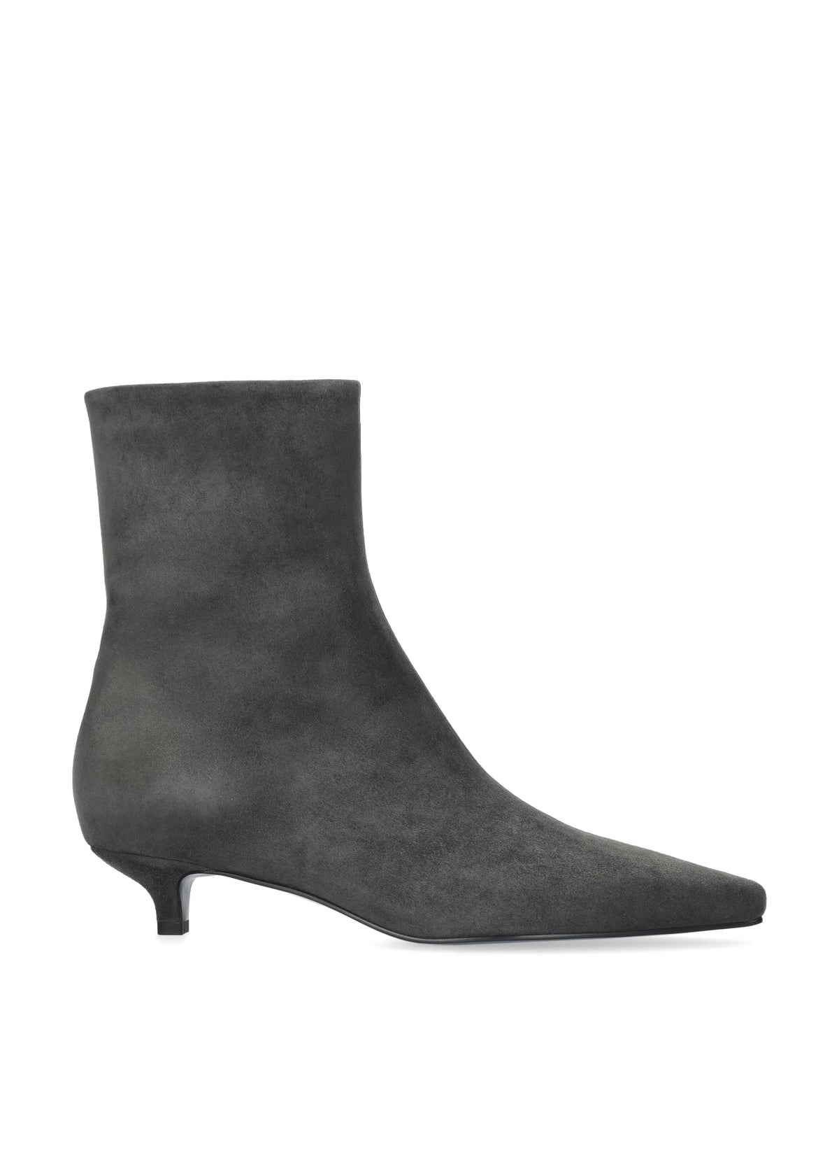 Vista lateral de los botines de ante para mujer Azra Booties 30 en color antracita, de caña baja, punta cuadrada y tacón de aguja de 3 cm de BIBI LOU.