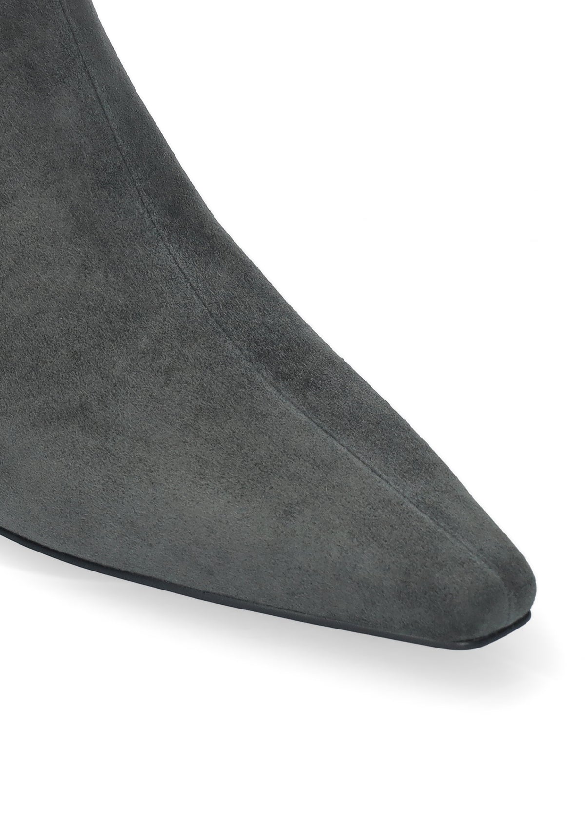 Vista lateral de los botines de ante para mujer Azra Booties 30 en color antracita, de caña baja, punta cuadrada y tacón de aguja de 3 cm de BIBI LOU.
