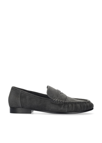 Vista lateral de los mocasines de ante para mujer Lyra Loafers 15 en color antracita, con punta redonda y tacón plano de 1,5 cm de BIBI LOU.