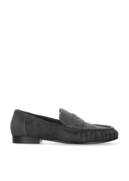 Vista lateral de los mocasines de ante para mujer Lyra Loafers 15 en color antracita, con punta redonda y tacón plano de 1,5 cm de BIBI LOU.