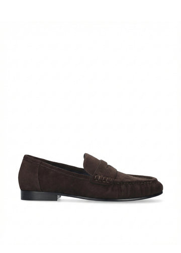 Vista lateral de los mocasines de ante para mujer Lyra Loafers 15 en color marrón, con punta redonda y tacón plano de 1,5 cm de BIBI LOU.