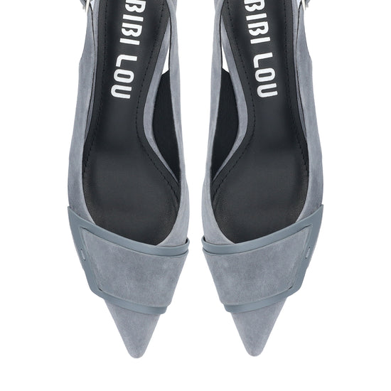 Vista lateral de los zapatos de salón de ante para mujer Astra Pumps 40 en color gris, con punta afilada, adorno sobre el empeine y tacón de aguja de 4 cm de BIBI LOU.