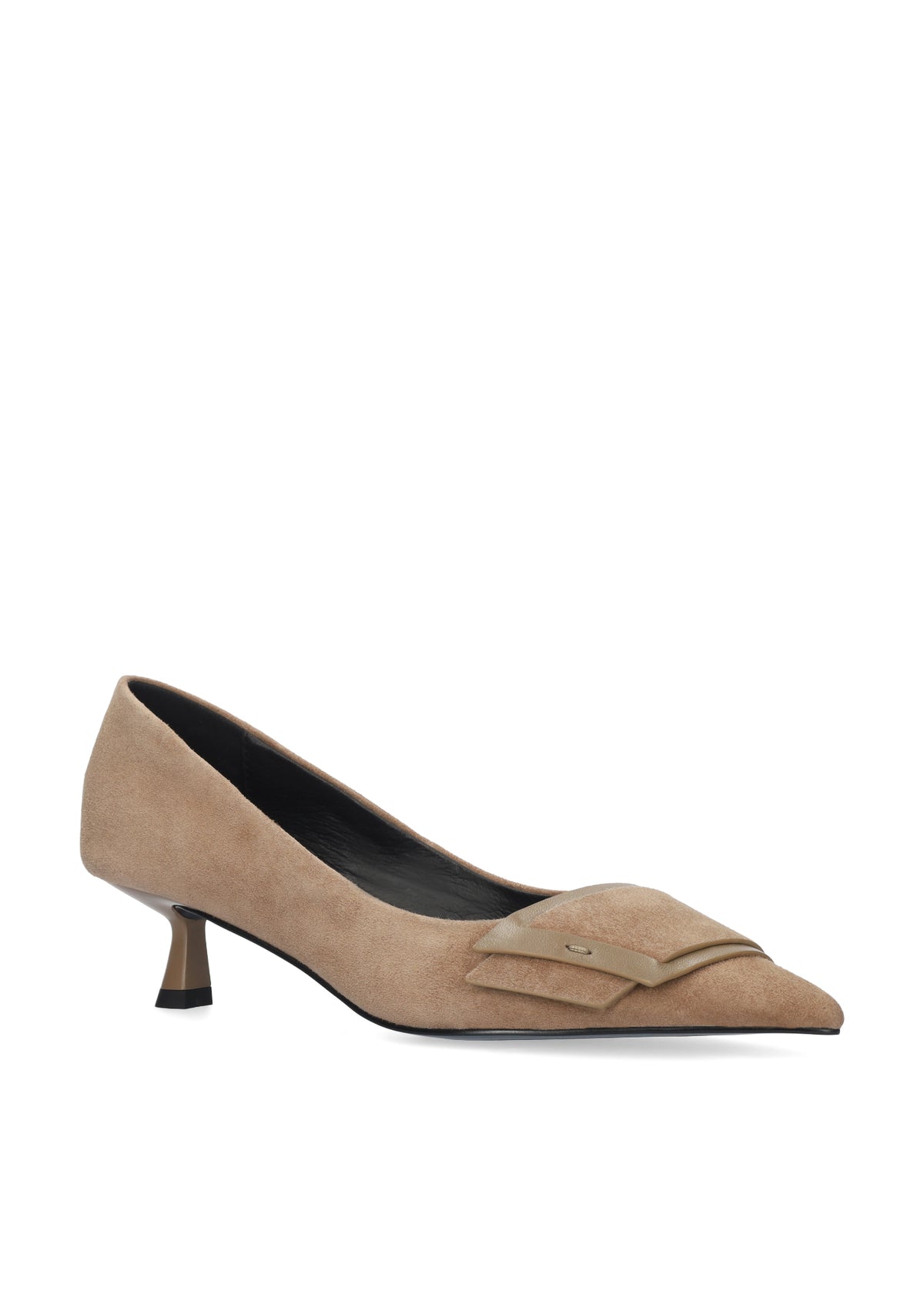 Vista lateral de los zapatos de salón de ante para mujer Astra Pumps 40 en color taupe, con punta afilada, adorno sobre el empeine y tacón de aguja de 4 cm de BIBI LOU.