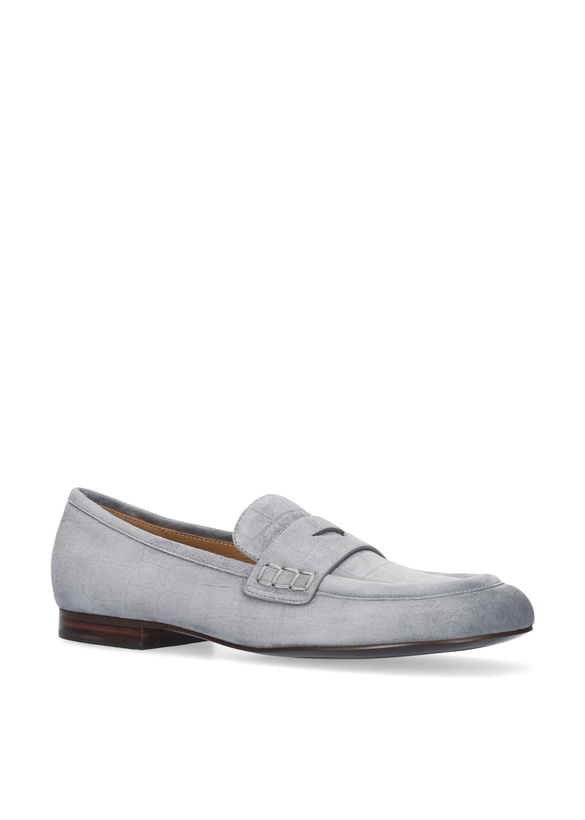 Vista lateral de los mocasines de ante efecto cocodrilo para mujer Elodie Loafer en color gris, con punta redonda y tacón plano de 1 cm de BIBI LOU.