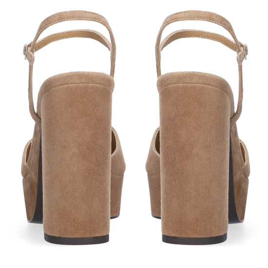 Vista lateral de los zapatos de salón de ante para mujer Ziel Pumps 110 en color taupe, con punta cuadrada, tacón de bloque de 11 cm y plataforma forrada de 3 cm de BIBI LOU.