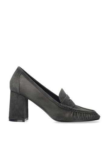 Vista lateral de los mocasines de ante para mujer Lyra Pumps 80 en color antracita, con punta redonda y tacón de bloque de 8 cm de BIBI LOU.