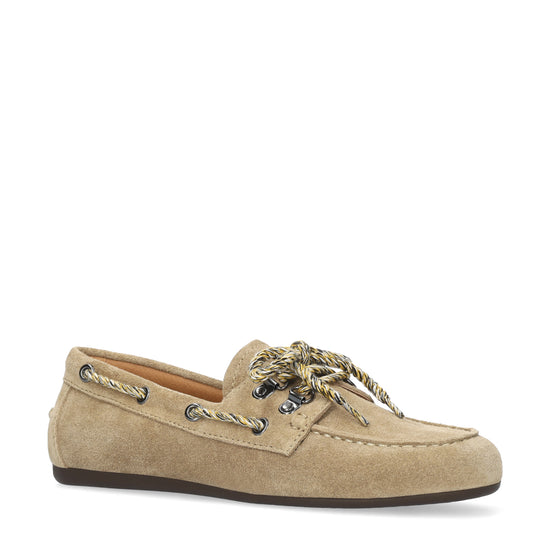 Vista lateral de los mocasines de serraje para mujer Tana Loafer en color arena con cordón multicolor de BIBI LOU.