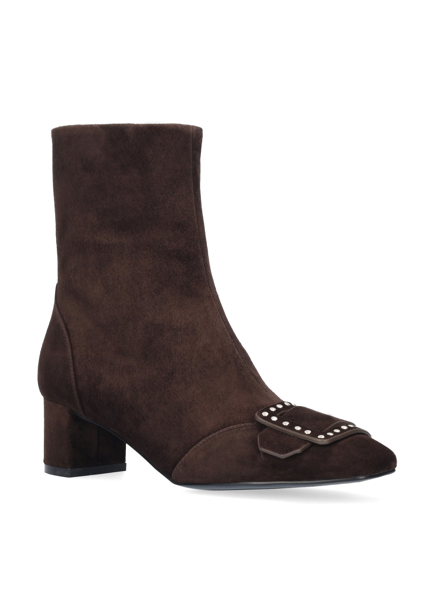 Vista lateral de los botines de ante para mujer Altair Booties 50 en color marrón, de caña media, punta cuadrada, adorno con tachas y tacón de bloque de 5 cm de BIBI LOU.