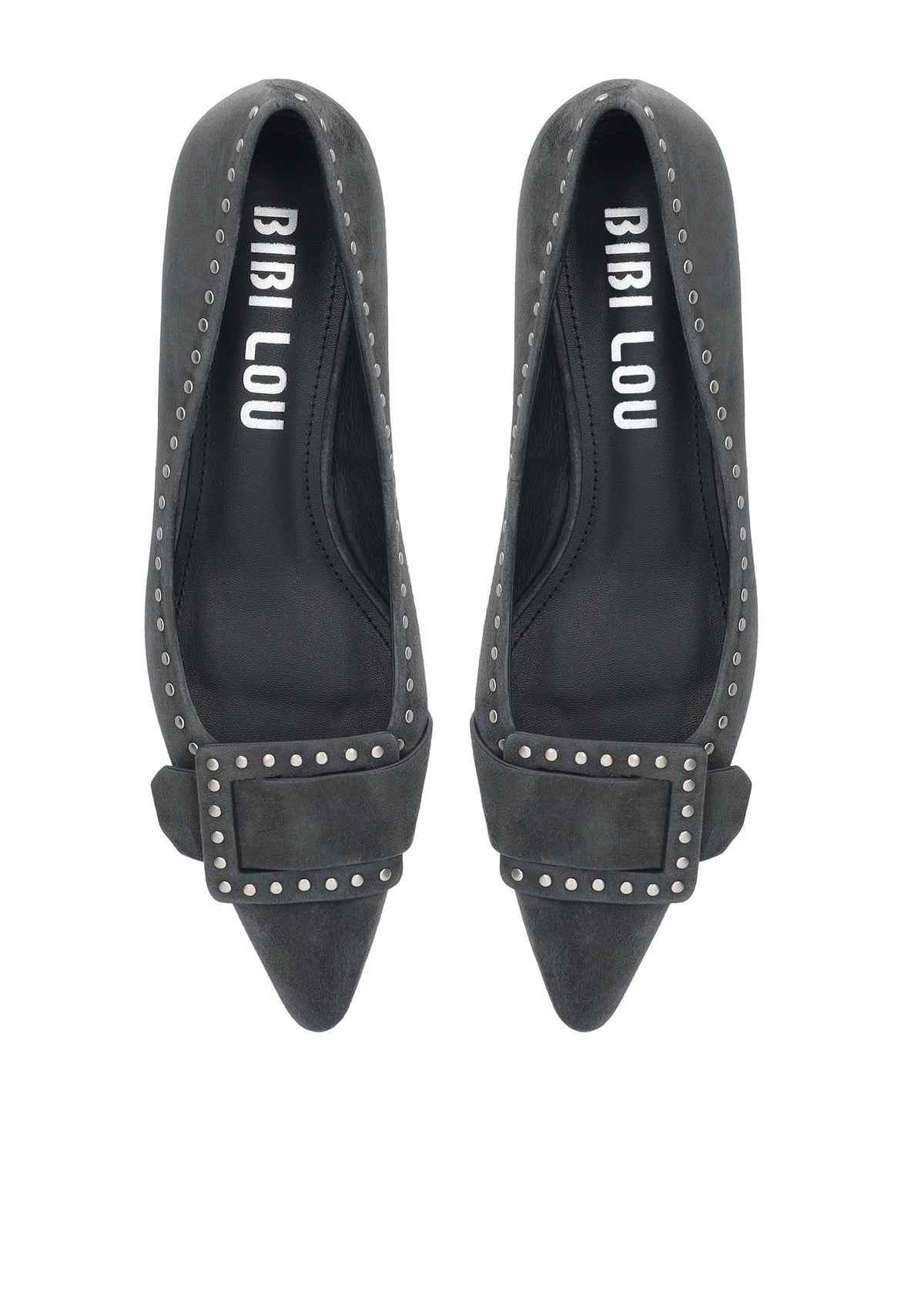 Vista lateral de los zapatos de salón de ante para mujer Altair Pumps 35 en color antracita, con punta afilada, adorno con tachas y tacón de aguja de 3,5 cm de BIBI LOU.