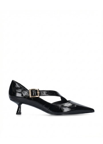 Vista lateral de los zapatos de salón de piel arrugada para mujer Anouk Pumps 40 en color negro, con punta afilada, tira cruzada sobre el empeine y tacón de aguja de 4 cm de BIBI LOU.