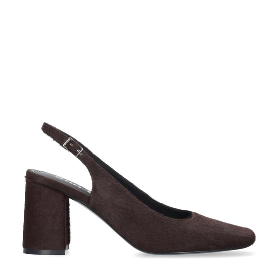 Vista lateral de los zapatos de salón de potro para mujer Ione Pumps 85 en color burgundi de BIBI LOU.