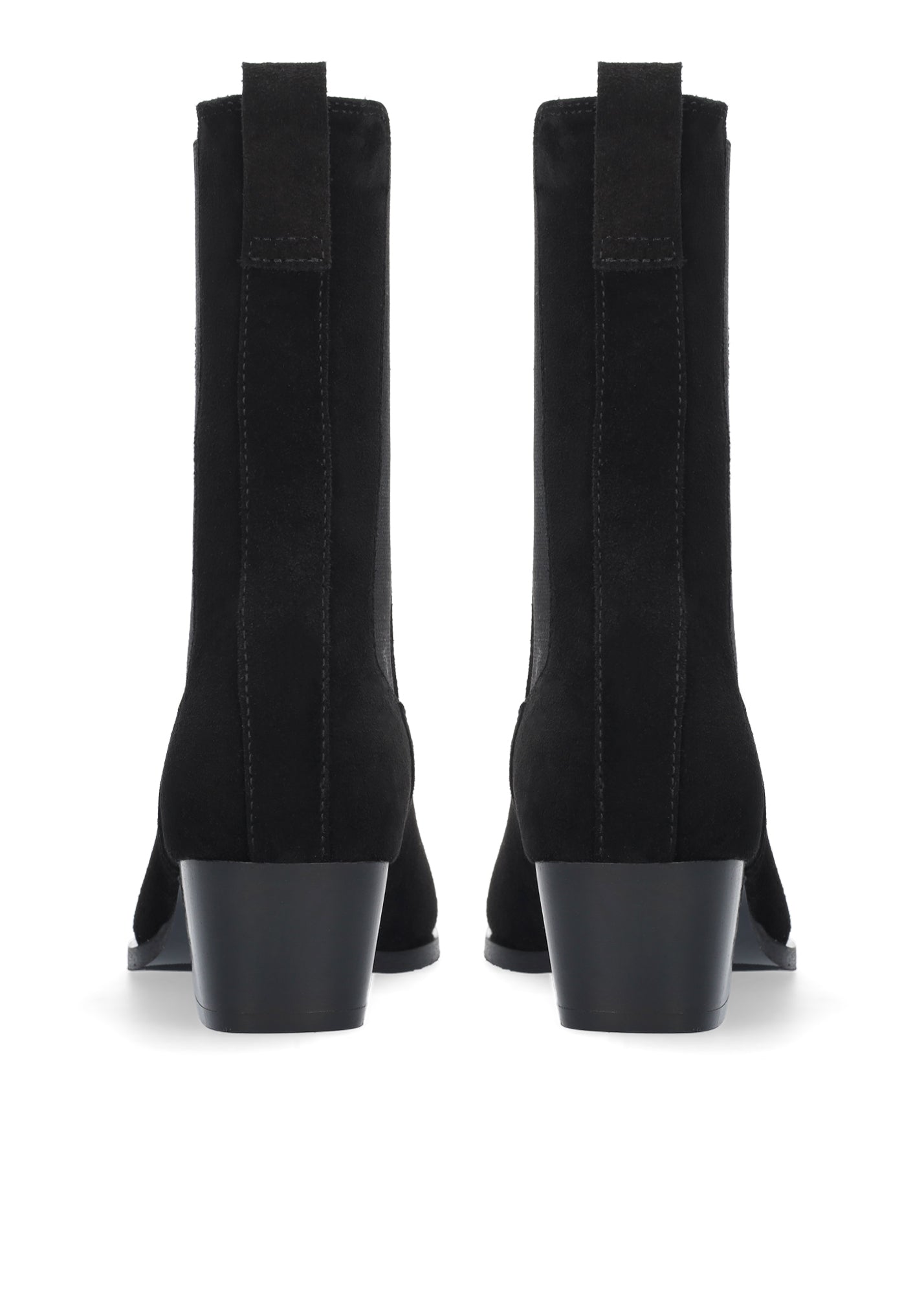 Vista lateral de los botines de serraje para mujer Spinel Booties en color negro con punta cuadrada y tacón de bloque de 4,5 cm de BIBI LOU.