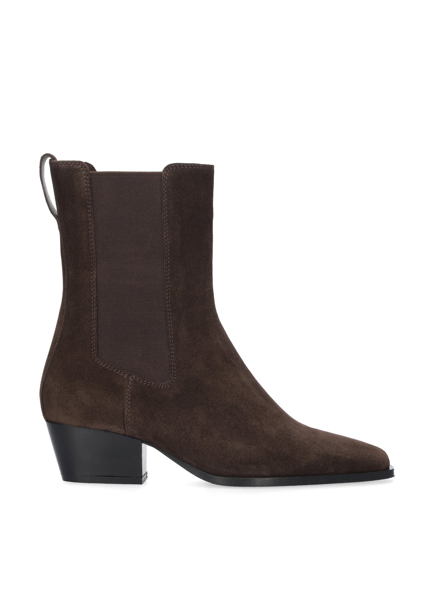 Vista lateral de los botines de serraje para mujer Spinel Booties en color marrón con punta cuadrada, elásticos interiores y tacón de bloque de 4,5 cm de BIBI LOU.