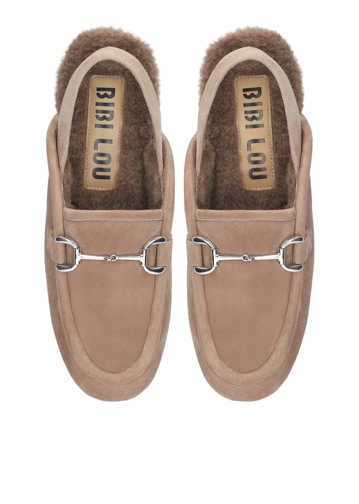 Vista lateral de los mocasines slingback de ante para mujer Ashe Sling Back Loafer 20 en color taupe, con punta redonda, tacón plano de 2 cm y plantilla de pelo sintético de BIBI LOU.
