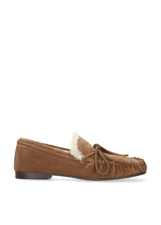 Vista lateral de los mocasines de serraje para mujer Balance Loafers en color cuero, con punta redonda, cordones y forro de pelo sintético de BIBI LOU.
