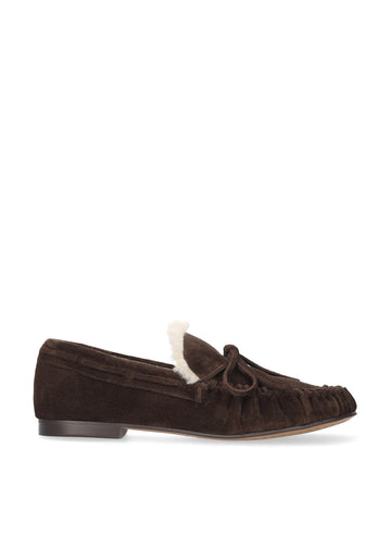 Vista lateral de los mocasines de serraje para mujer Balance Loafers en color marrón, con punta redonda, cordones y forro de pelo sintético de BIBI LOU.