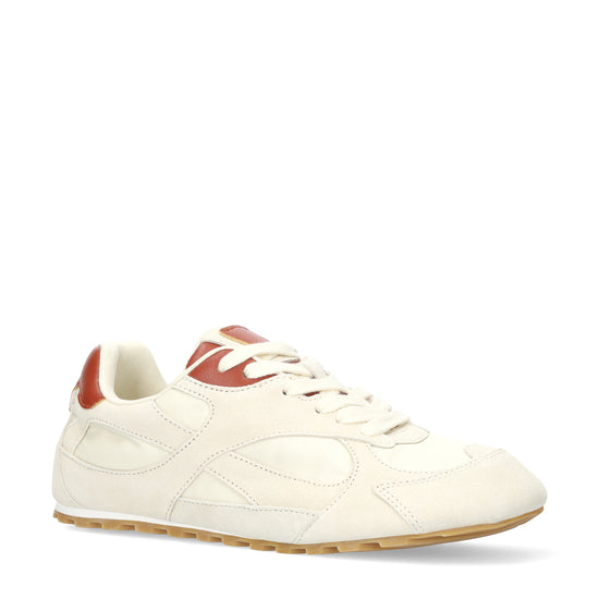 Vista lateral de las zapatillas deportivas de serraje y tejido técnico para mujer Heritage Sneaker en color off white, con punta redonda y suela plana de BIBI LOU.