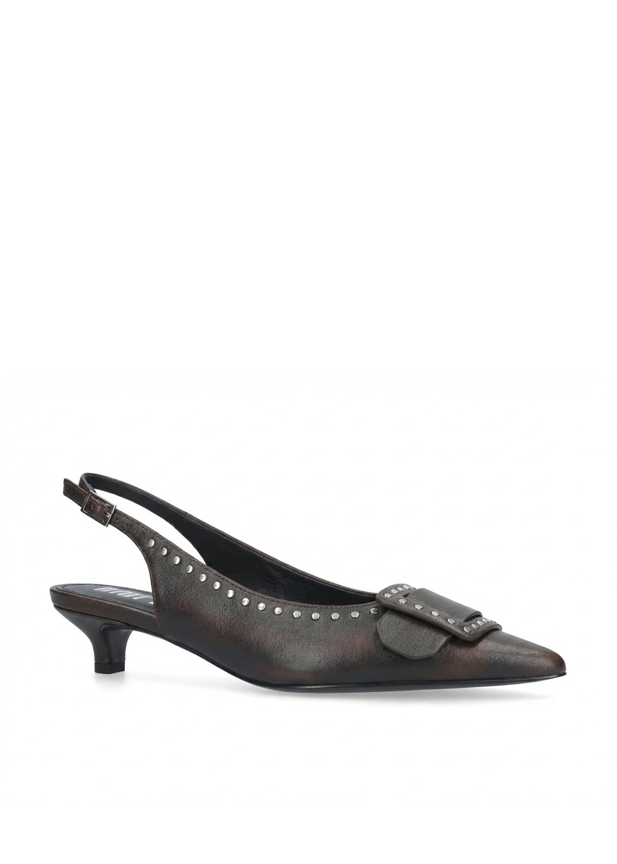 Vista lateral de los zapatos de salón de piel cepillada para mujer Altair Pumps 35 en color marrón, con punta afilada, adorno con tachas y tacón de aguja de 3,5 cm de BIBI LOU.