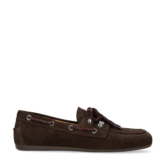 Tana Loafer de BIBI LOU en serraje marrón, con punta redonda y tacón plano.
