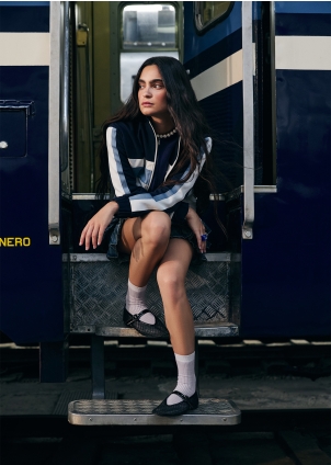 NAILA FLAT